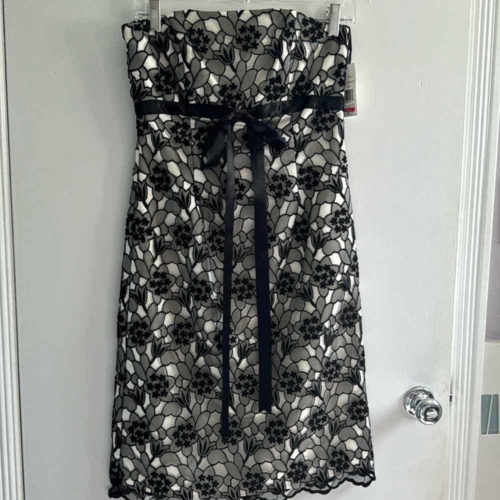 Strapless BNWT dress - S